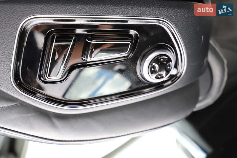 Седан Audi A8 2015 в Дрогобичі