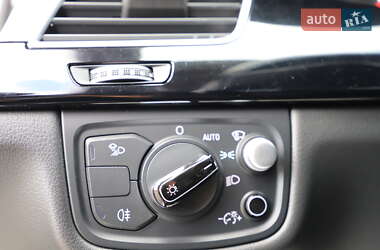 Седан Audi A8 2015 в 