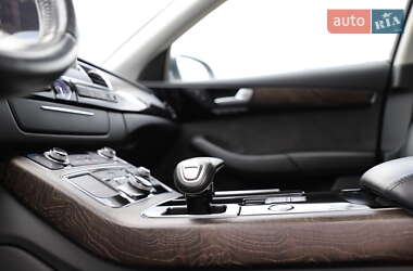 Седан Audi A8 2015 в 