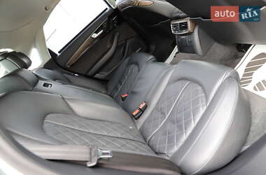 Седан Audi A8 2015 в 