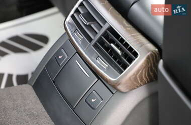 Седан Audi A8 2015 в 