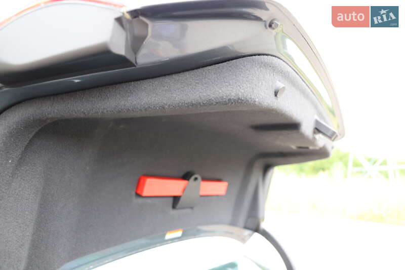 Седан Audi A8 2015 в Дрогобичі