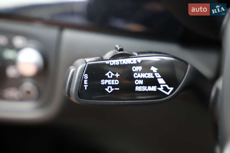 Седан Audi A8 2015 в Дрогобичі