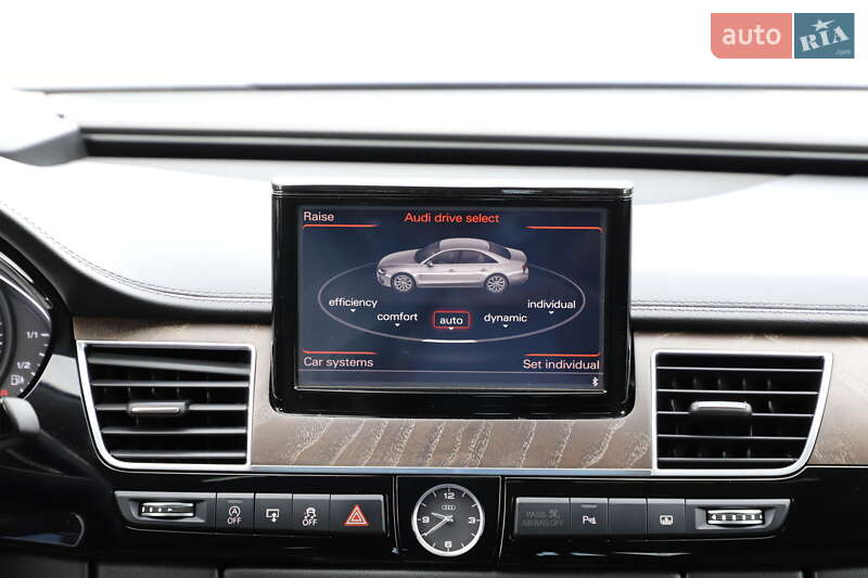 Седан Audi A8 2015 в Дрогобичі