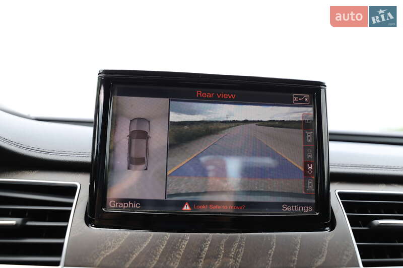 Седан Audi A8 2015 в Дрогобичі