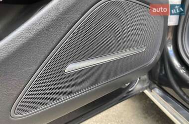 Седан Audi A8 2011 в 