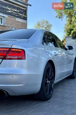 Седан Audi A8 2010 в 