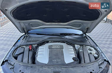 Седан Audi A8 2010 в 