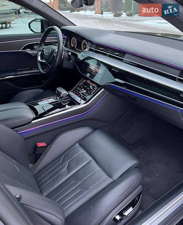 Седан Audi A8 2018 в Хмельницькому