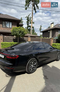 Седан Audi A8 2017 в 