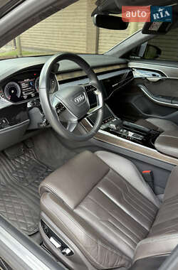 Седан Audi A8 2017 в 