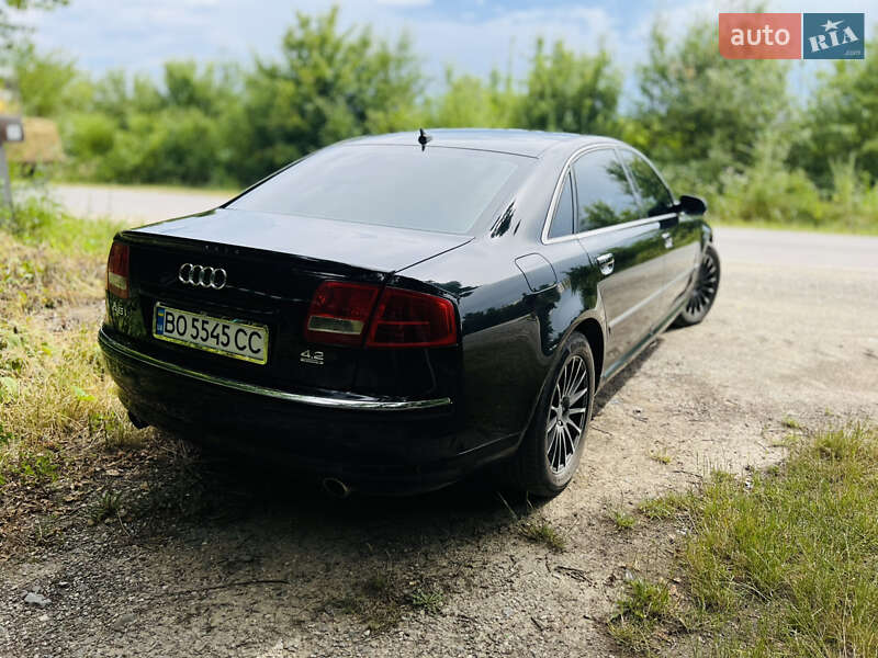 Седан Audi A8 2004 в Борщеві