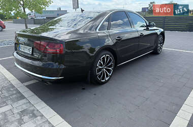 Седан Audi A8 2012 в 