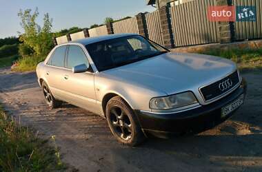 Седан Audi A8 2000 в Сарнах