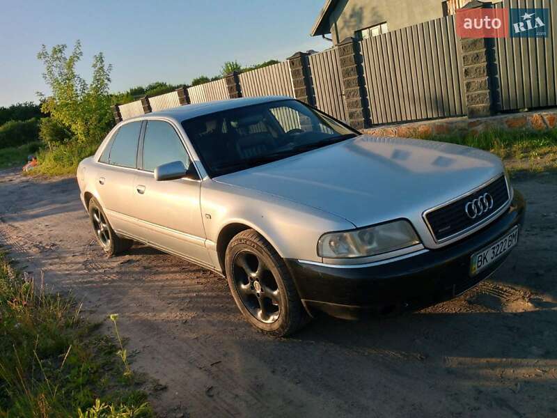 Audi A8 2000