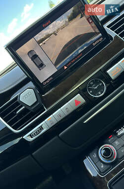 Седан Audi A8 2015 в 