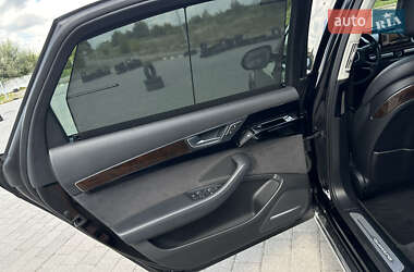 Седан Audi A8 2015 в 