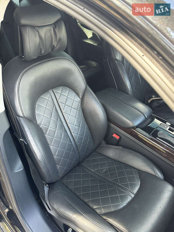 Седан Audi A8 2014 в Полтаві