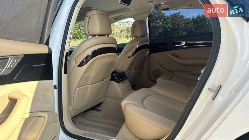 Седан Audi A8 2014 в Ивано-Франковске
