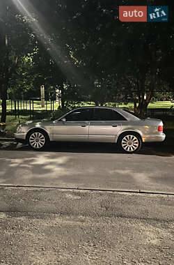 Седан Audi A8 1999 в 