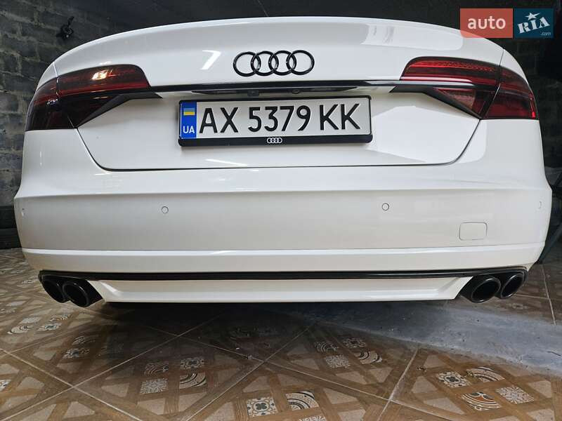 Седан Audi A8 2012 в Харкові