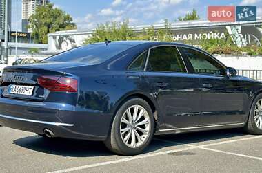 Седан Audi A8 2012 в 