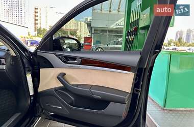 Седан Audi A8 2012 в 