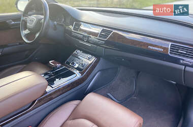 Седан Audi A8 2011 в 