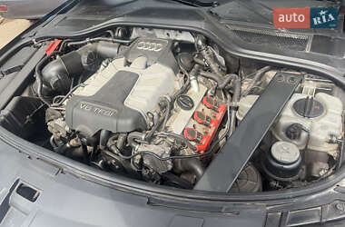 Седан Audi A8 2012 в 