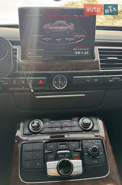 Седан Audi A8 2012 в 