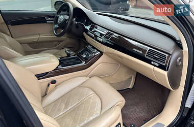 Седан Audi A8 2013 в Одесі