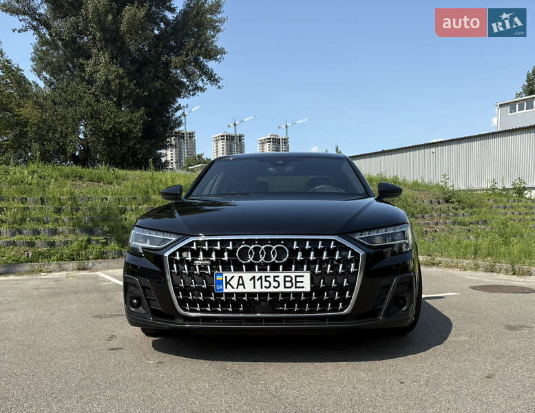 Седан Audi A8 2022 в Киеве