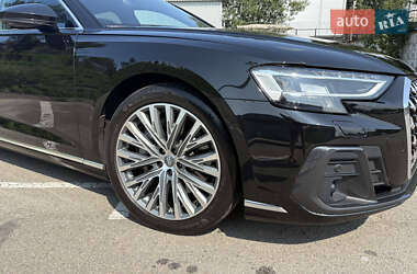 Седан Audi A8 2022 в Киеве