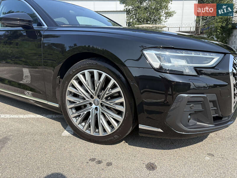 Седан Audi A8 2022 в Киеве