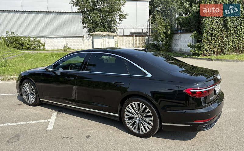 Седан Audi A8 2022 в Киеве