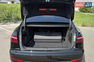 Седан Audi A8 2022 в 