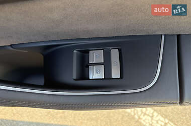 Седан Audi A8 2022 в Киеве