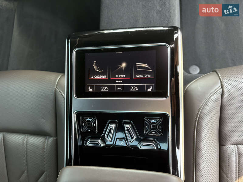Седан Audi A8 2022 в Киеве