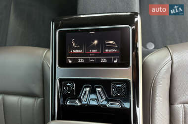 Седан Audi A8 2022 в 