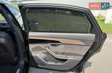 Седан Audi A8 2022 в 