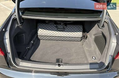 Седан Audi A8 2022 в 