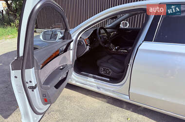 Седан Audi A8 2013 в 