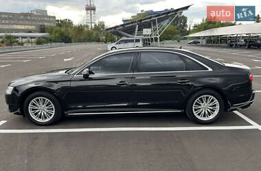 Седан Audi A8 2017 в 