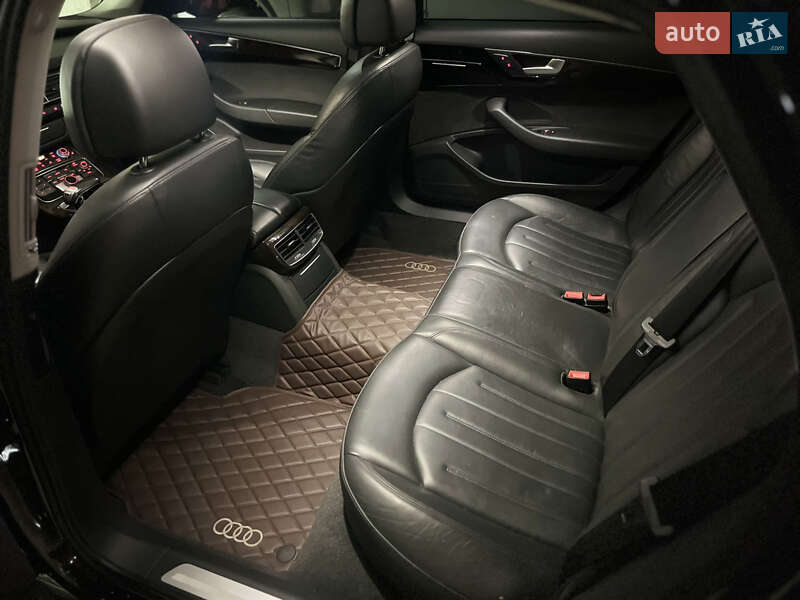 Седан Audi A8 2017 в Киеве