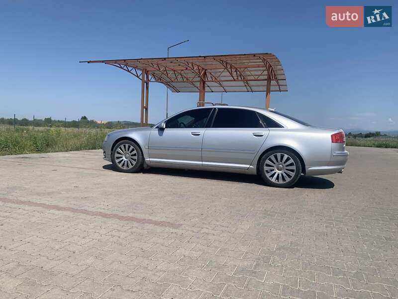 Седан Audi A8 2006 в Вышкове