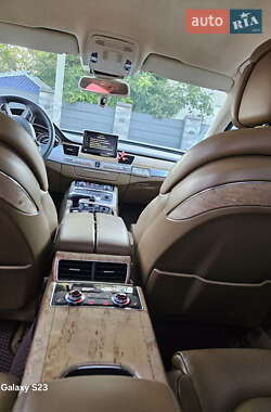 Седан Audi A8 2013 в 