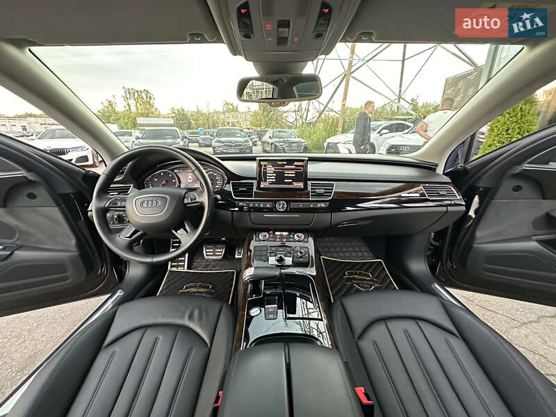 Седан Audi A8 2017 в Харькове