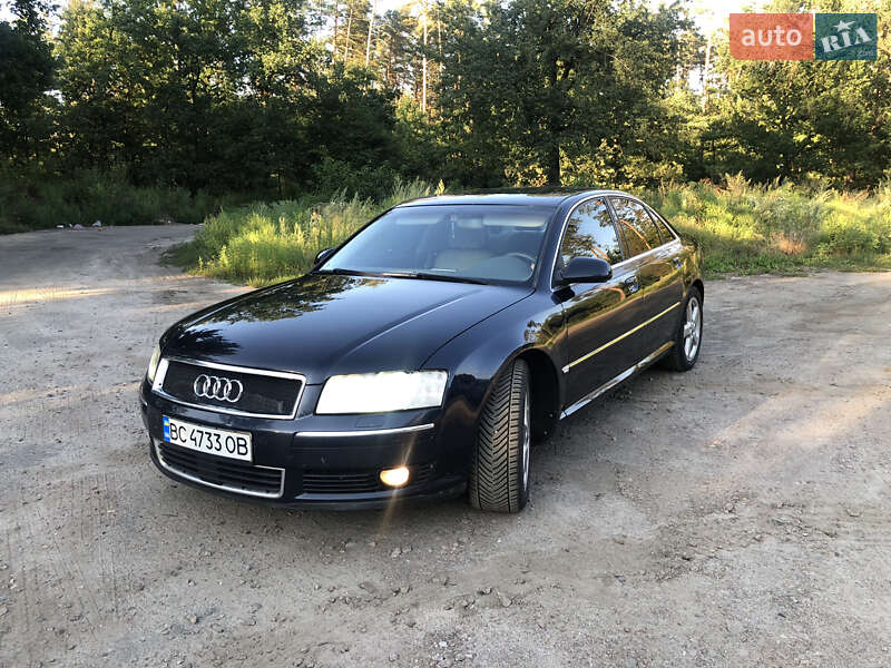 Седан Audi A8 2004 в Буче