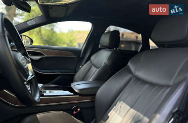 Седан Audi A8 2023 в 
