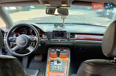 Седан Audi A8 2004 в 